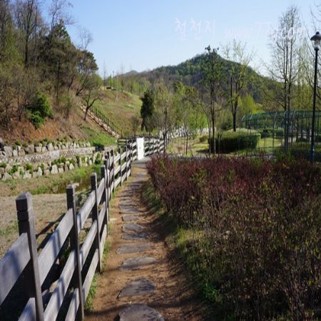 그자리에서 땅을 10cm 만 더 팠을뿐인데 금이 나오더군요