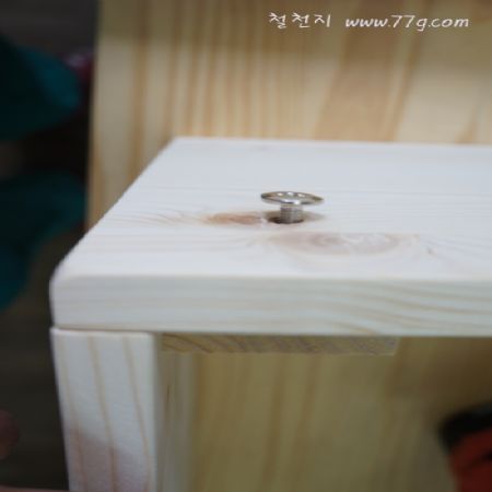 택배기사 사고로 오늘까지 목재 출고가 안되고 있습니다