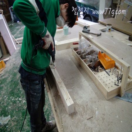 붙박이장,쇼파,티비장.식탁,의자 제작