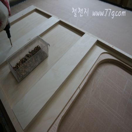 철천지는 홈페이지 제작과 프로그램을 내부에서 DIY로 하고 있습니다