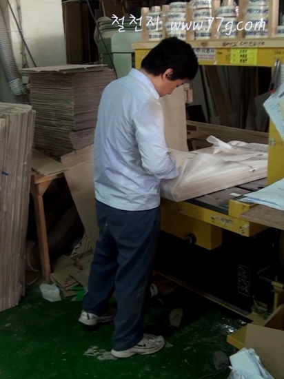 뽁뽁이 비닐 부착방법 뽁뽁이 비닐 어떻게 만들어질까요?