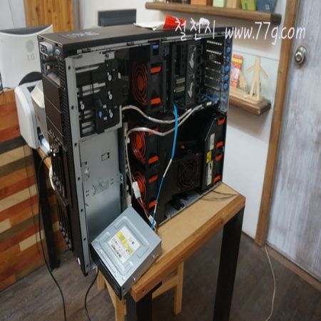 싱크대,붙박이장, 스마트 침대 들을 현재 작업 하고 있습니다