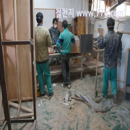 쾌적한 환경에서 더 나은 제품을 만들어 내려고 환경 개선중 입니다.