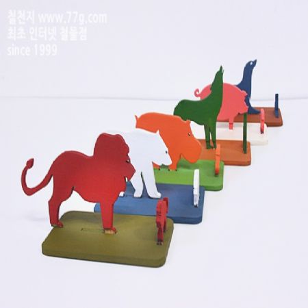 아이들과 함께 동물 표정을 그려 보세요. 핸드폰 거치대