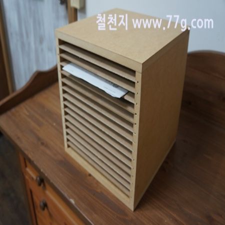 책상 제품들의 가격을 10~30 % 까지  인하 할수 있었습니다