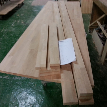 철천지 자신과의 외로운 싸움을 해나가고 있습니다.