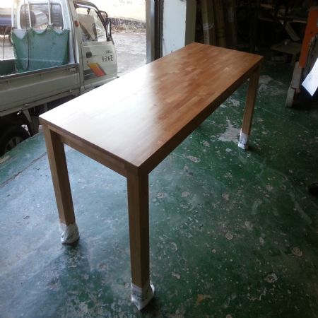 6인용 식탁 (스프러스18mm w1190*h750*d580)(소나무) (1300*750*700)(도색 완제품)(바니쉬 반광)(2개)