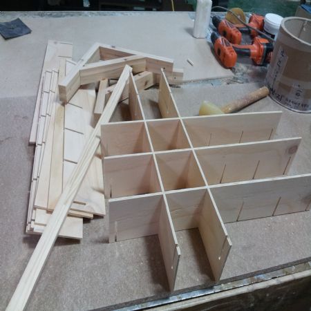 내가 필요한 용도에 맞게 만들수만 있다면 작은 목재라도 나만의 제품이 되더군요.