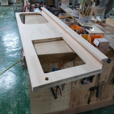 원목(특수목) 싱크대상판 36mm(뒷턱포함,싱크볼 별매)(오리나무) (2000*36*650)(샌딩작업)(1개)