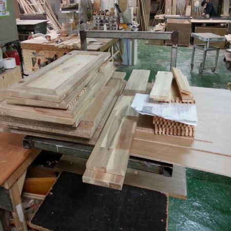 싱크대 ( 하부장1800 mm * 700 mm * 570 mm)(아카시아문짝)(96 mm)(내부장 오크색)