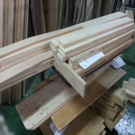 앨프러스 침대 (싱글)(소나무) (2135*400*1105)(샌딩작업)(1개)