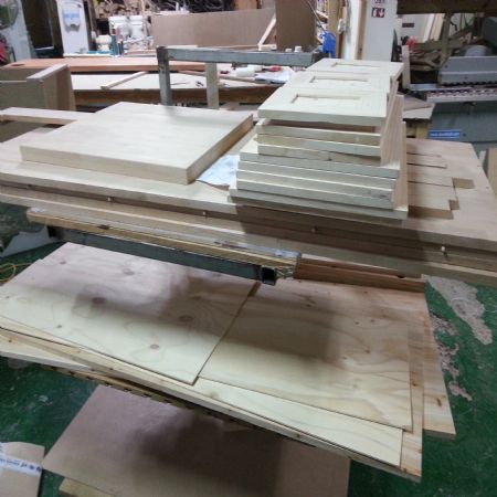 싱크대 ( 하부장4036 mm * 700 mm * 570 mm)(소나무문짝)(0 mm)(내부장 백색)