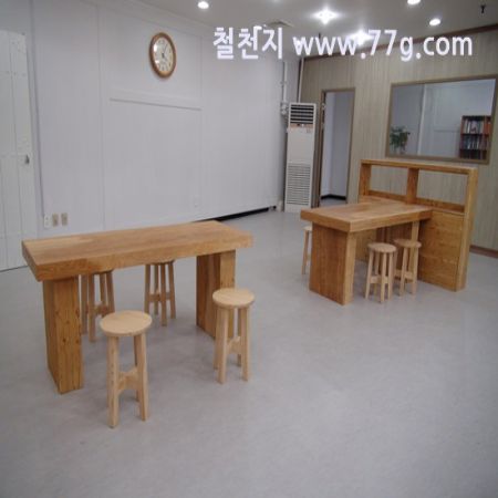 뜻을 함께 먹는, 뜻을 공유하는 것이다.