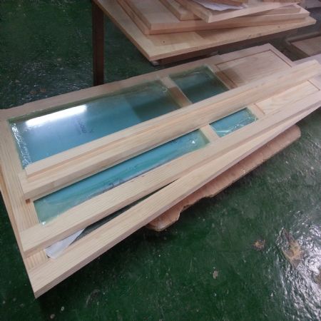 웨스턴 스윙도어 양쪽 여닫이 원목 중문(5mm 렉산)(소나무) (1210*2395*100)(1개)