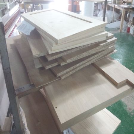 싱크대 ( 하부장1200 mm * 700 mm * 570 mm)(소나무문짝)(0 mm)(내부장 오크색)