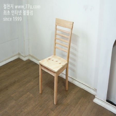 간편조립으로 칠만해서 사용하는 DIY 전용 의자 입니다.