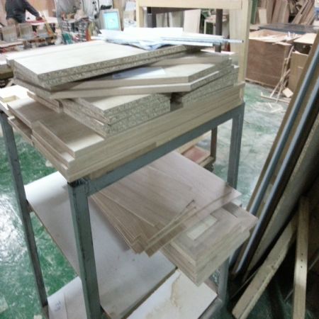 싱크대 ( 상부장1668 mm * 800 mm * 310 mm 하부장4820 mm * 700 mm * 570 mm)(물푸레문짝)(96 mm)(내부장 오크색)