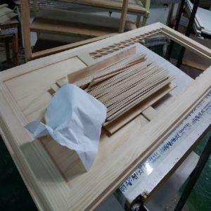 갤러리 패널 문짝 18mm(1.좌측문)(소나무) (650*1425*0)(1개)