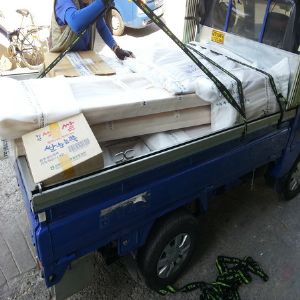 합리적으로 제품가격을 내릴수 있는건들은 모두 내리고 있습니다.