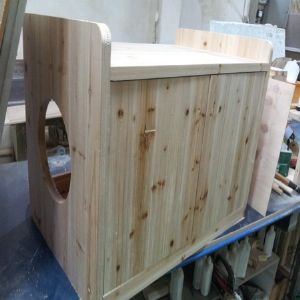 베이직 고양이집 의자 (구멍 20cm)(입구좌)(삼나무) (800*600*500)()(1개)