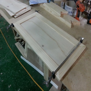 싱크대 ( 상부장2768 mm * 800 mm * 310 mm 하부장2368 mm * 700 mm * 570 mm)(소나무문짝)(128mm)(내부장 백색)