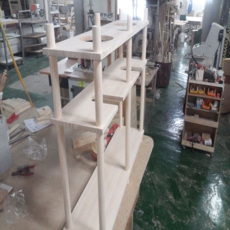 철천지 제작소 예상치 못한 주문 물량이 많이 밀려 있습니다.