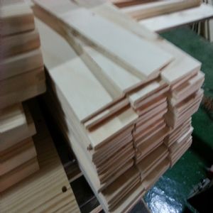 갤러리 짜임문 재료 짜임문 두께 30mm(스윙도어재료)(소나무) (400*700*0)(샌딩작업)(2개)