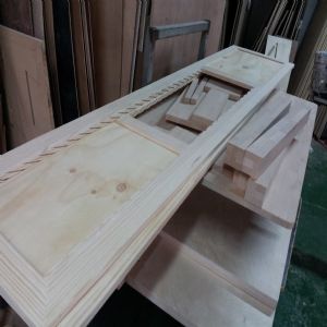 갤러리 패널 문짝 18mm(1.좌측문)(소나무) (492*2000*0)(2개)