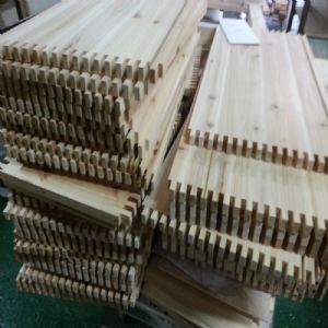 천연 원목 건강 서랍 책상(사각다리_미송 집성원목)(삼나무) (1400*750*600)(샌딩작업)(1개)