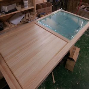 웨스턴 5mm 렉산 문짝 30mm(소나무) (913*1883*30)(샌딩)(1개)