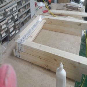 천연 원목 건강 서랍 책상(샌딩포함)(홍송) (880*750*660)()(1개)