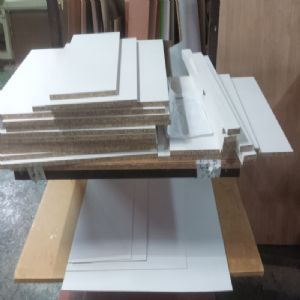 싱크대 ( 하부장2100 mm * 700 mm * 570 mm)(소나무문짝)(0mm)(내부장 백색)