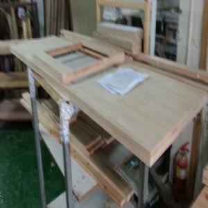 싱크대상판 원목(특수목) 36mm(뒷턱포함,싱크볼 별매)(샌딩포함)(1.볼규격 JS850)(오리나무) (2000*36*600)(1개)