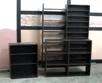 싱크대, 거실장, 800장 분량의 CD장,벽선반장등 총 5개 제작(동영상)