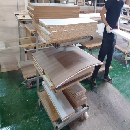 철물에 동영상 링크를 해드려서  자재들을 이해하기 쉽도록 개선을 했습니다