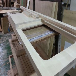 싱크대상판 원목(특수목) 36mm(뒷턱포함,싱크볼 별매)(1.볼규격 JS850)(자작나무) (2600*36*600)(샌딩)(1개)