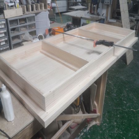 미래의 DIY꿈나무를 위해 목공수업을 진행하고 있습니다.