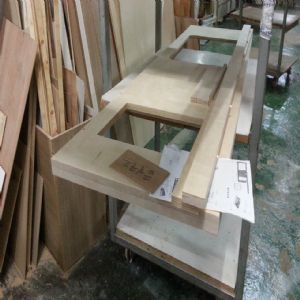 싱크대상판 원목(특수목) 36mm(뒷턱포함,싱크볼 별매)(4.볼규격 USS630)(자작합판) (1960*36*600)(1개)