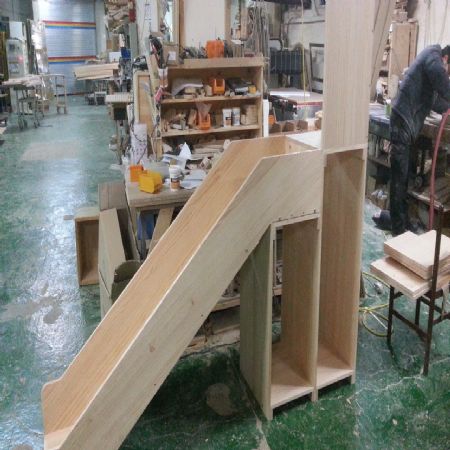 철천지는 공방의 공방 역할을 수행하고 있습니다.