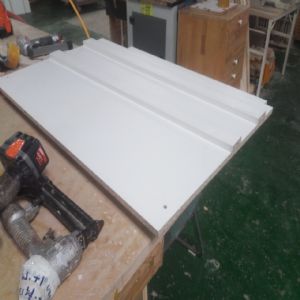 싱크대 ( 하부장925 mm * 700 mm * 570 mm)(스프러스문짝)(32mm)(내부장 백색)