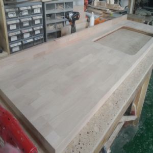 싱크대상판 원목(특수목) 36mm(뒷턱포함,싱크볼 별매)(1.볼규격 JS850)(오리나무) (2685*36*600)(샌딩)(1개)