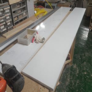 UV 유광백색 여닫이