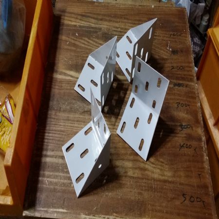 일상을 첨단으로 만들어낸건 기적이 아니라 DIY에 대한 애정 입니다.