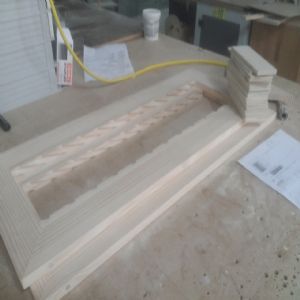 갤러리 문짝 고급형 18mm(3.나비경첩(홈없음))(소나무) (330*793*0)(2개)