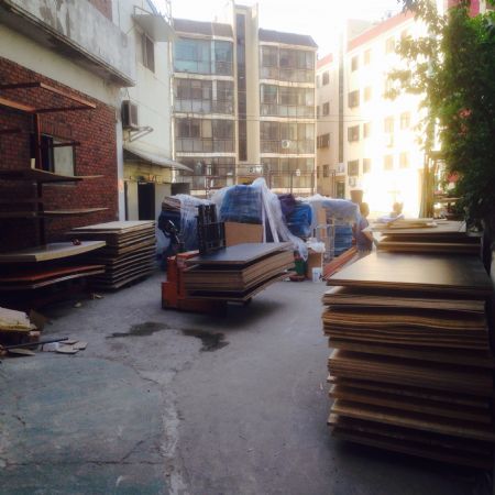 아직 이삿짐이 정리 되지 않아 생산속도가 늦습니다