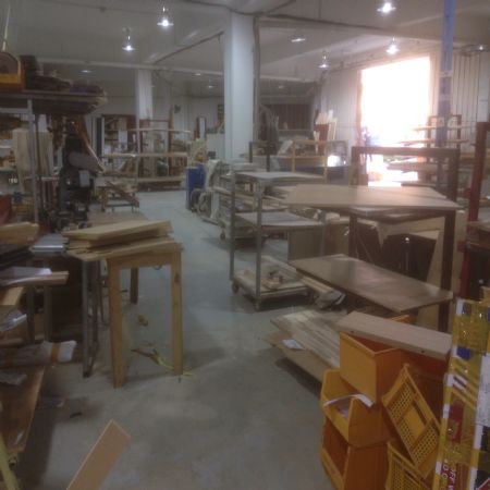 조금씩 공장의 모습을 갖춰 나가고 있습니다.