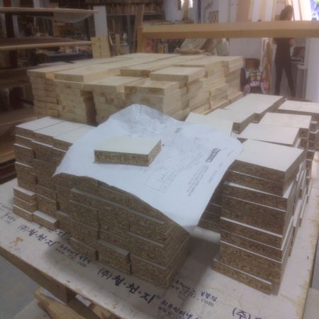 남들이 가지 않은 길을 걸어 왔고 그길을 견고히 다듬고 있습니다.