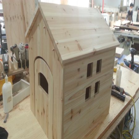 내구성문제로 주문가구에서 삼나무를 사용 하지 않습니다.