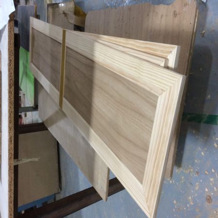 철천지에 가구 문짝 전용매장이 있습니다.