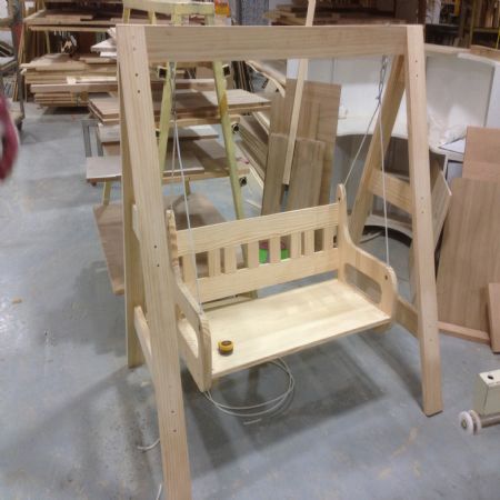 방송에 협찬할 그네를 제작 했습니다.